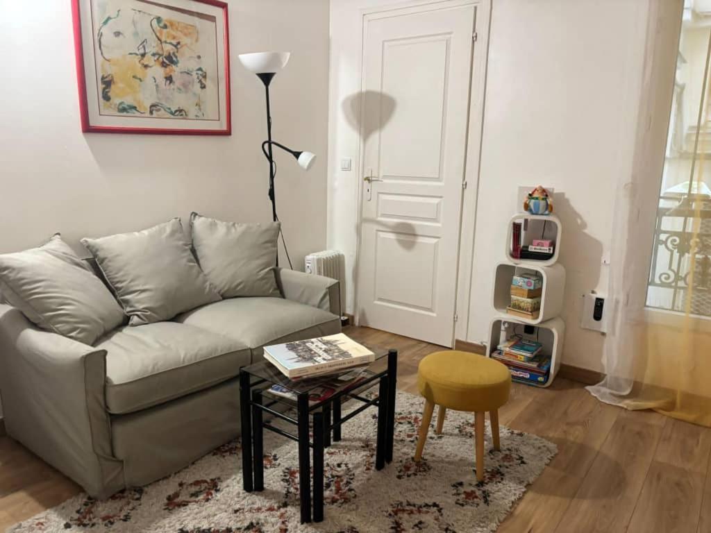 A In Heart Of Montmart Sacre Coeur Apartment