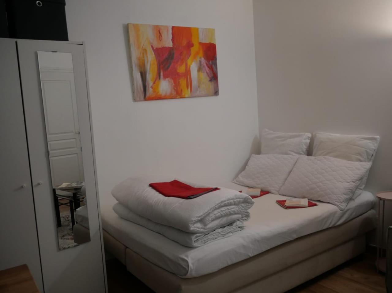A In Heart Of Montmart Sacre Coeur Apartment